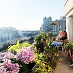 King Bedroom And Terrace In Paris Center, Shared Bathroom
