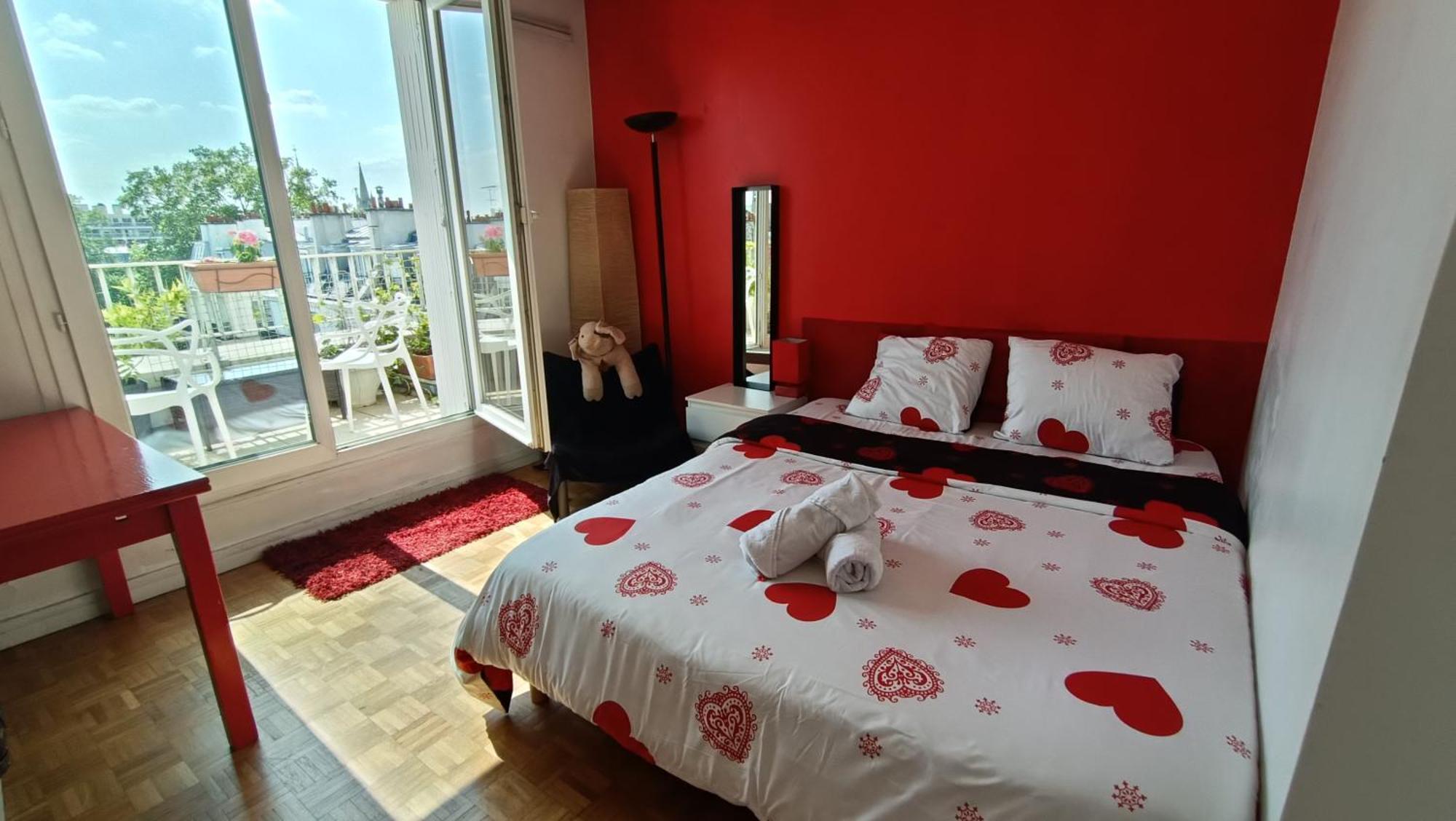 King Bedroom And Terrace In Center, Shared Bathroom Paris