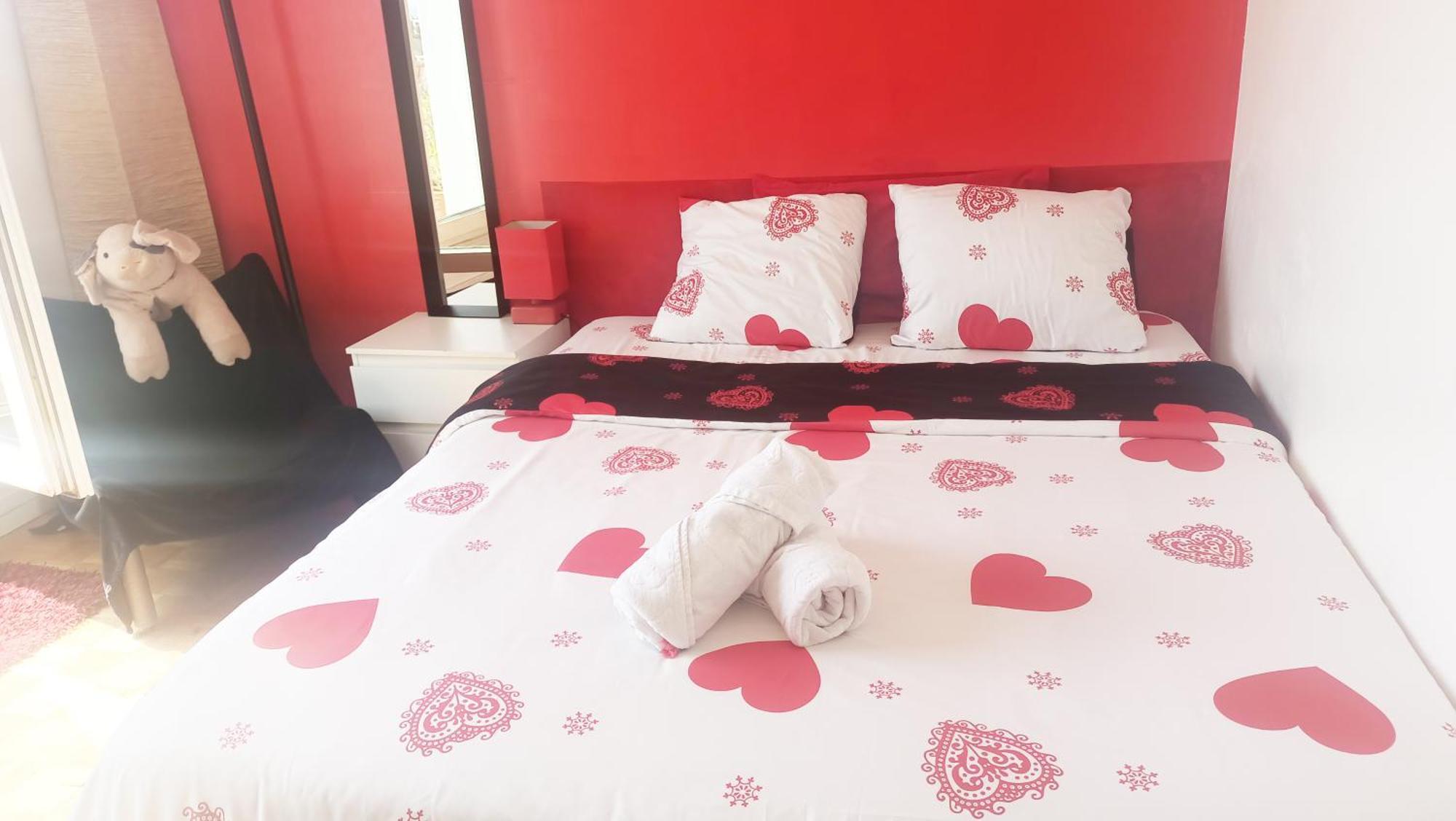 King Bedroom And Terrace In Center, Shared Bathroom Paris